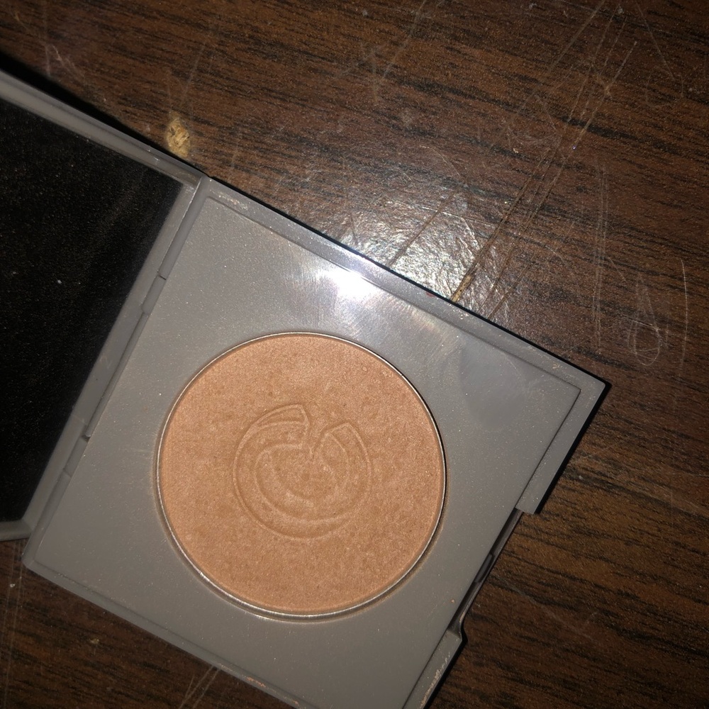 bronzer - Picture 1 of 1